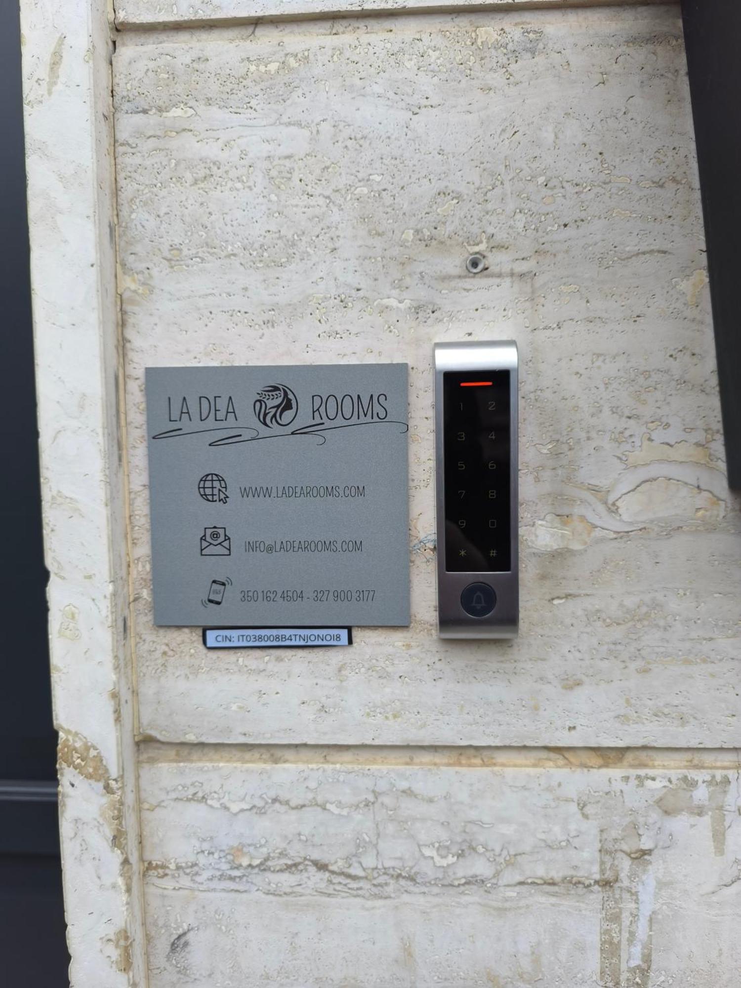 La Dea Rooms Φεράρα Εξωτερικό φωτογραφία